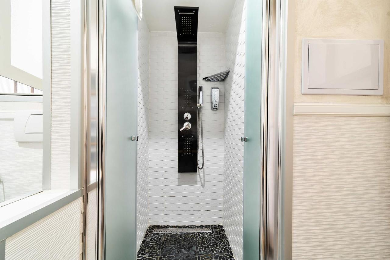 Newhouse Dei Mille Apartment Bari Luaran gambar