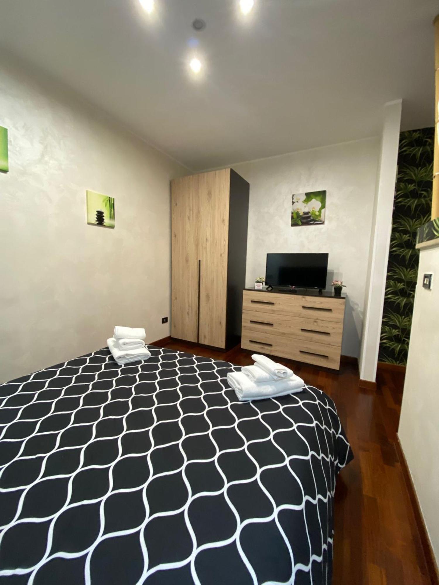 Newhouse Dei Mille Apartment Bari Luaran gambar